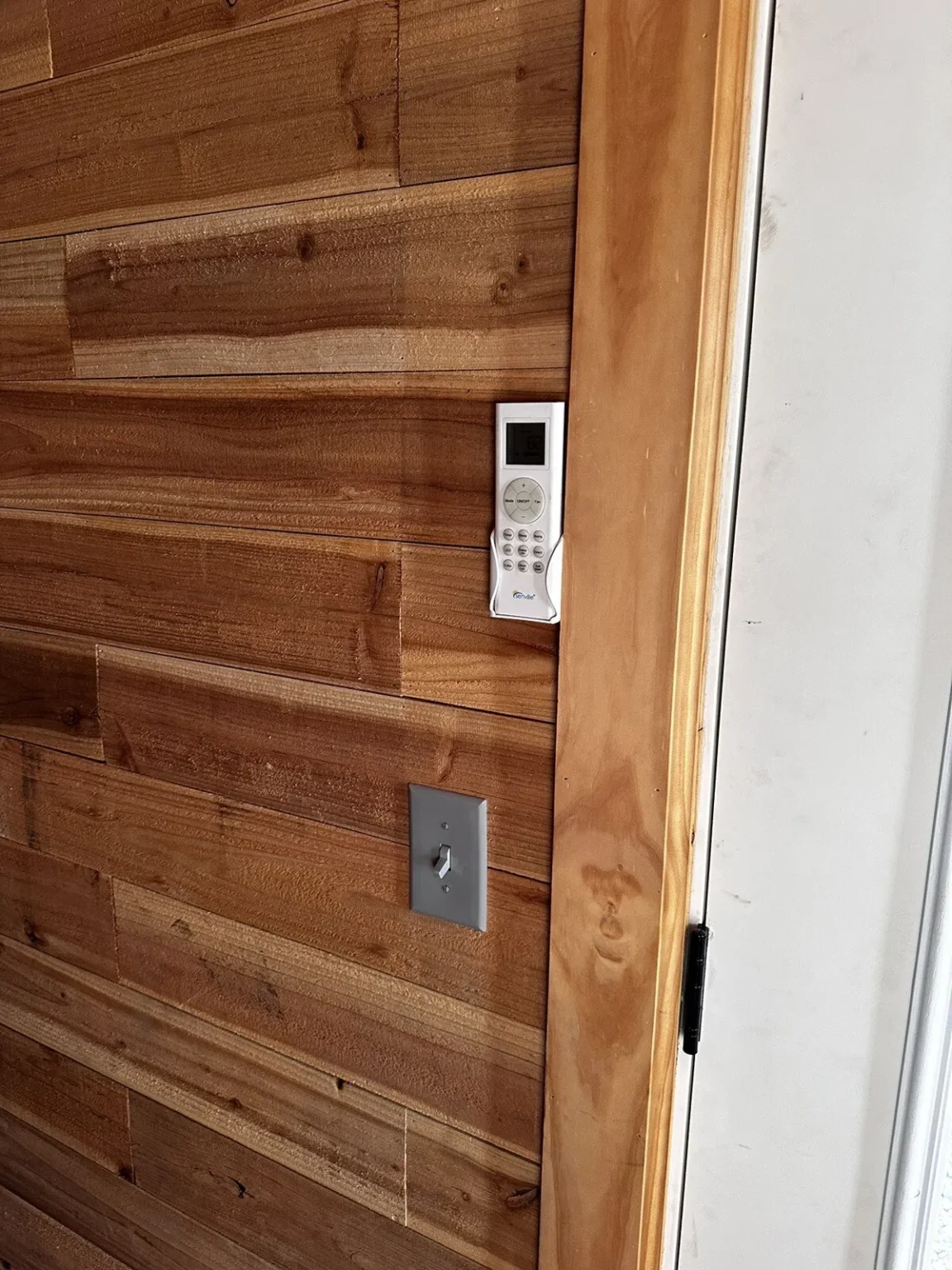 20ft Shipping Container Office Solar Off-Grid – Self-Sufficient Portable Workspace - Image 6