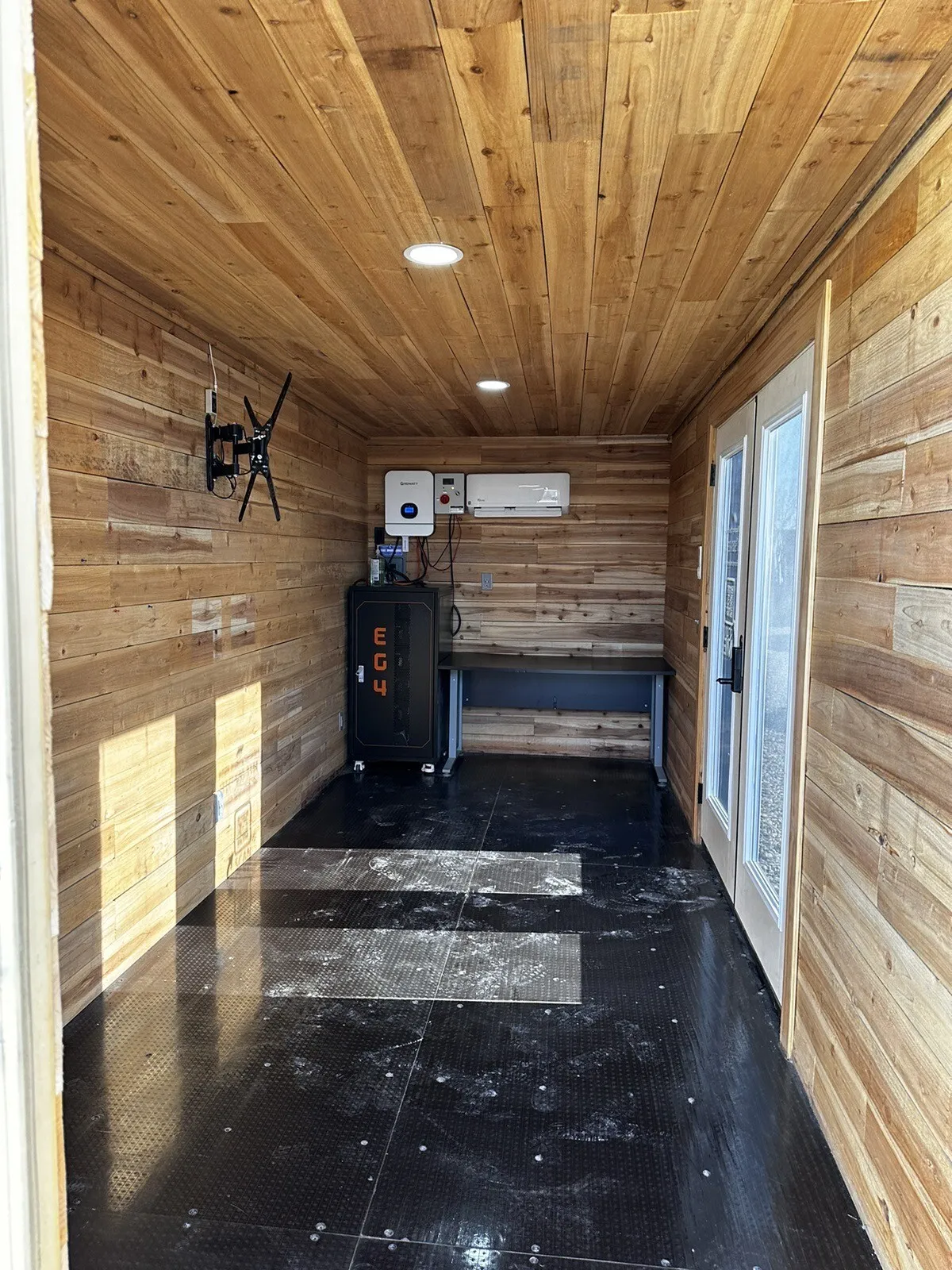 20ft Shipping Container Office Solar Off-Grid – Self-Sufficient Portable Workspace - Image 7