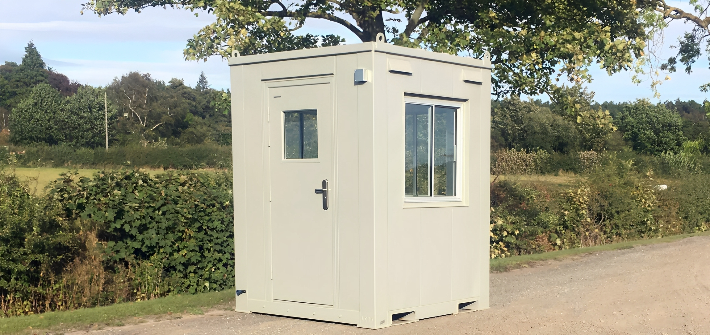 6ft x 6ft Single Guard Hut for sale | Portable Security Booth - Image 5